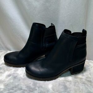 New Kork-Ease Black Pull Up Ankle Boots 8.5